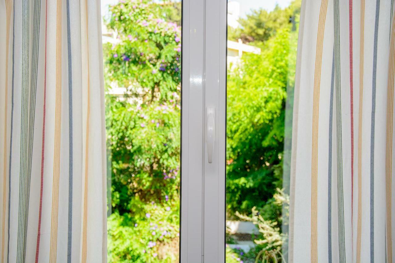 Fully Renovated And Relaxing Apartment เอเธนส์ ภายนอก รูปภาพ