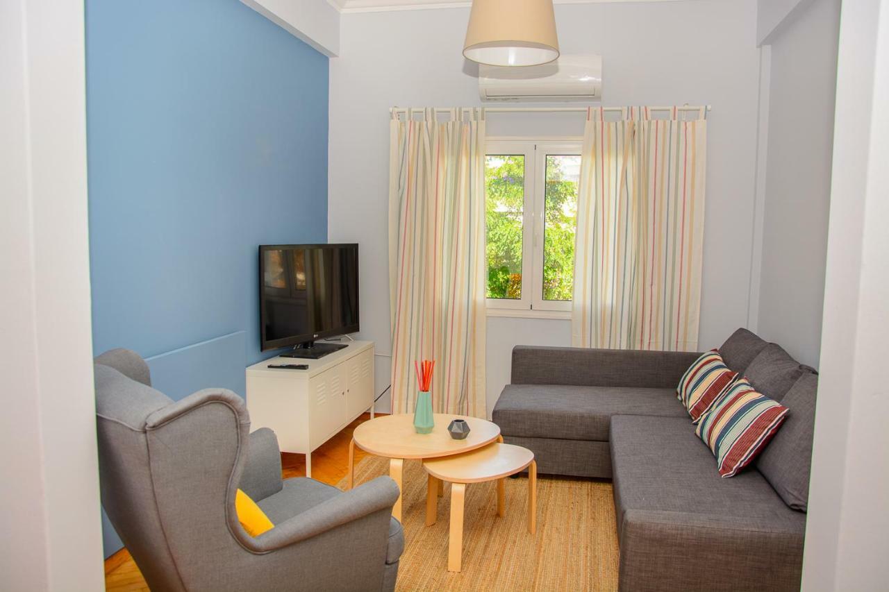 Fully Renovated And Relaxing Apartment เอเธนส์ ภายนอก รูปภาพ
