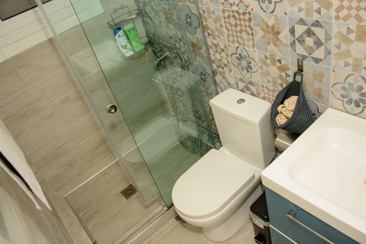 Fully Renovated And Relaxing Apartment เอเธนส์ ภายนอก รูปภาพ
